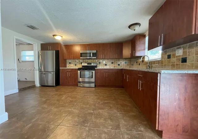 Homes for sale in West Park, FL | 4160 Sw 36Th St, West Park, FL 33023 | MLS# A12049126
