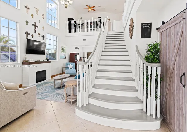 2nd image of 901 Dove Ave, Miami Springs, FL 33166 | MLS# A12049168