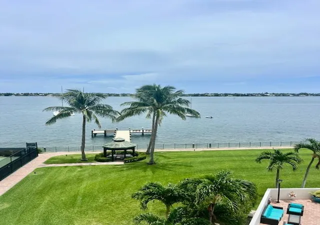 Photo 2 of Condo for sale at 5200 N Flagler Dr #503, West Palm Beach, FL 33407 | MLS# B26049403 | Listing updated on 2026-10-08