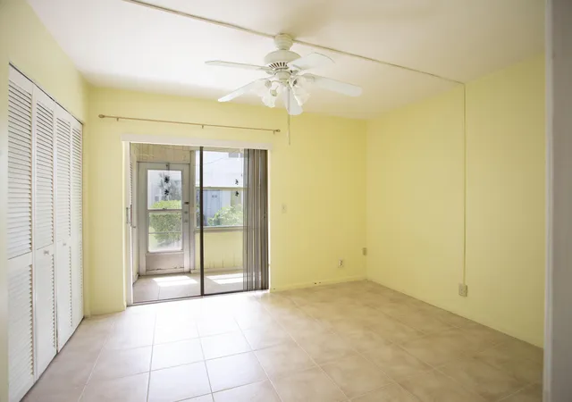4th image of 3160 Lake Osborne Dr #108, Lake Worth Beach, FL 33461 | MLS# B26049438