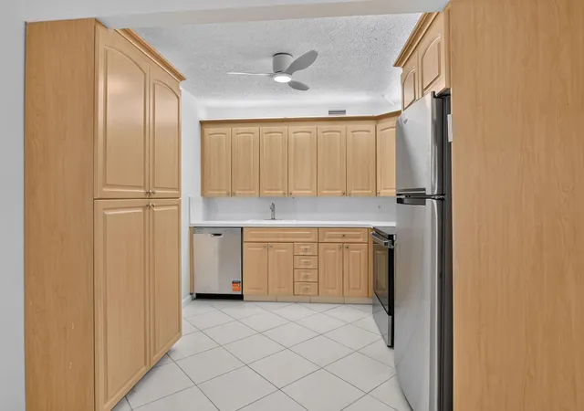 3rd image of 3057 Yarmouth C, Boca Raton, FL 33434 | MLS# B26049446