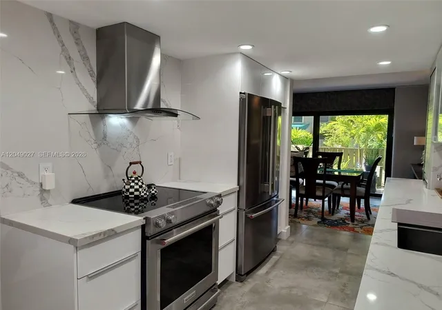 Homes for sale in Fort Lauderdale, FL | 6047 Bayview Dr, Fort Lauderdale, FL 33308 | MLS# A12049027