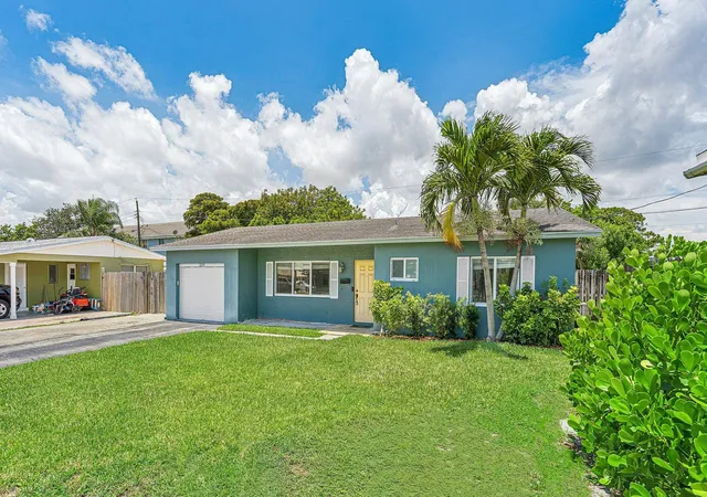 Photo 2 of Single family home for sale at 301 Se 3rd Street, Deerfield Beach, FL 33441 | MLS# B26049456 | Listing updated on 2026-09-23