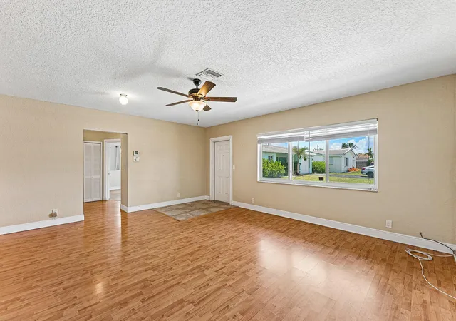 Photo 4 of Single family home for sale at 301 SE 3rd Street, Deerfield Beach, FL 33441 | MLS# B26049456 | Listing updated on 2026-09-23