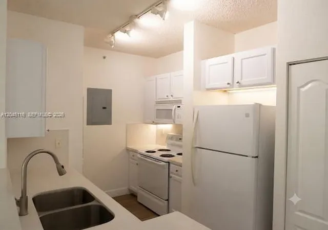5th image of 6001 Sw 70Th St #355, South Miami, FL 33143 | MLS# A12045116