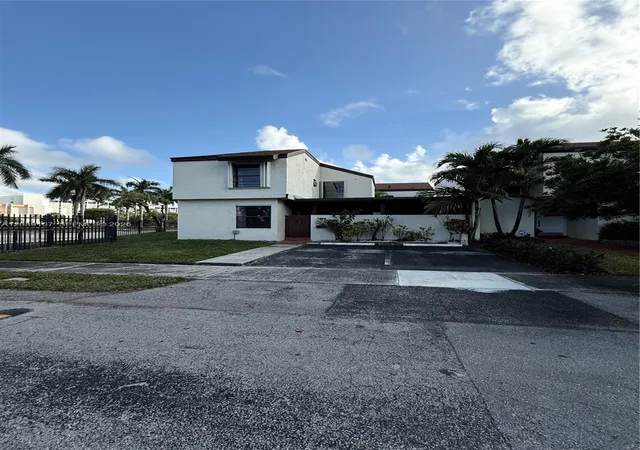 2nd image of 9700 Nw 6th Ln #9700, Miami, FL 33172 | MLS# A12039107