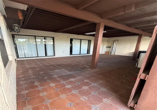 4th image of 9700 NW 6th Ln, Miami, FL 33172