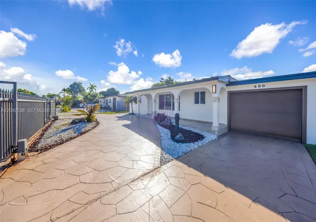 2nd image of 490 W 33rd Pl, Hialeah, FL 33012 | MLS# A12049538