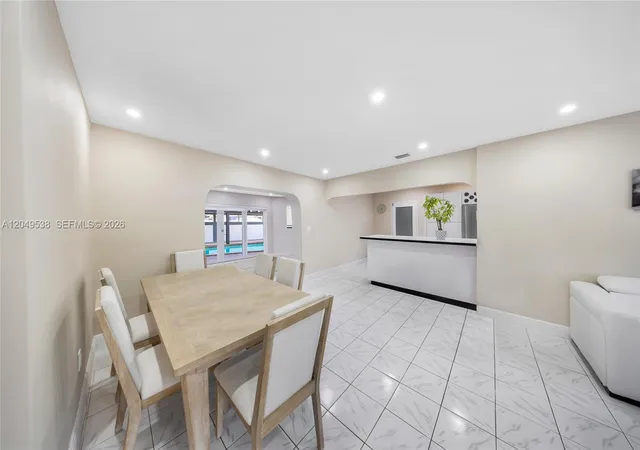 5th image of 490 W 33Rd Pl, Hialeah, FL 33012 | MLS# A12049538
