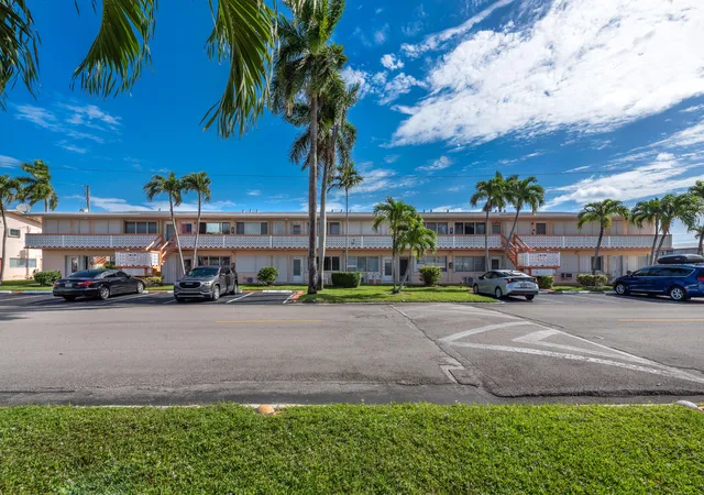 Photo 2 of Condo for sale at 925 Sw 11th Avenue #3j, Hallandale Beach, FL 33009 | MLS# B26049662 | Listing updated on 2026-09-23