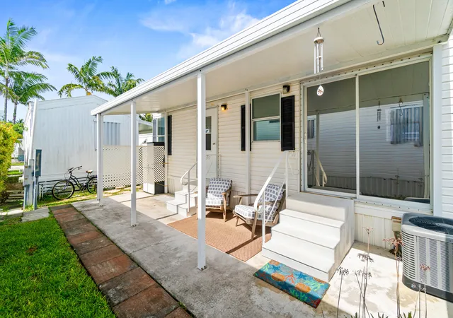Photo 3 of Manufactured home for sale at 12 Hibiscus Dr #H, Briny Breezes, FL 33435 | MLS# B26049671 | Listing updated on 2026-10-08