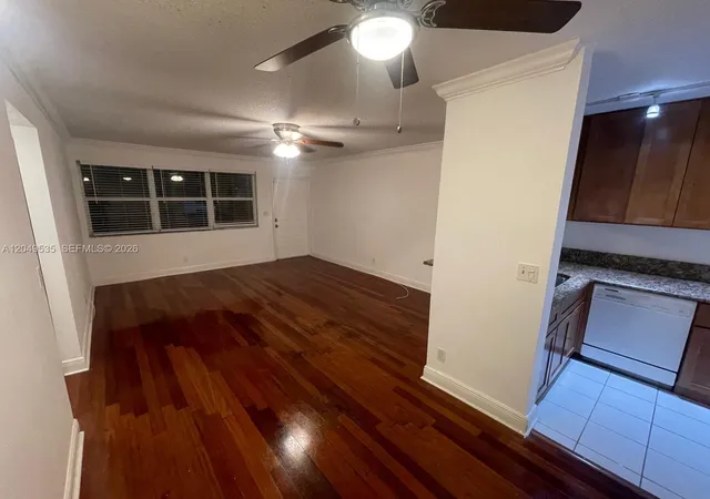 4th image of 807 Twin Lakes Dr, Coral Springs, FL 33071