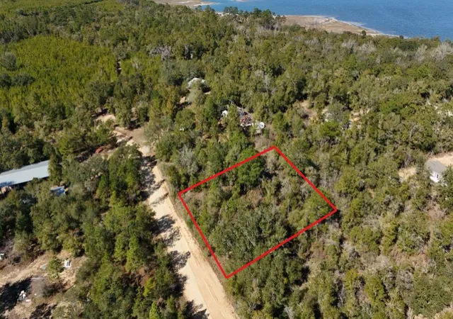 Homes for sale in Chipley, FL | 0 Stewart Lake Rd, Chipley, FL 32428 | MLS# B26049683