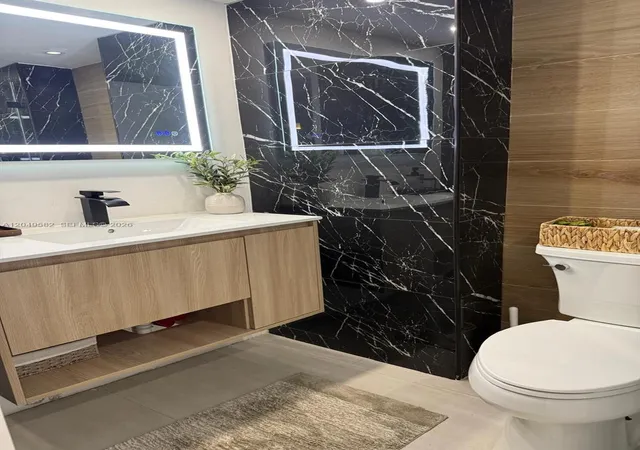 2nd image of 18061 Biscayne Blvd, Aventura, FL 33160