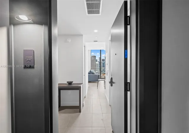 3rd image of 121 Ne 5Th St #3703, Miami, FL 33132 | MLS# A12049623