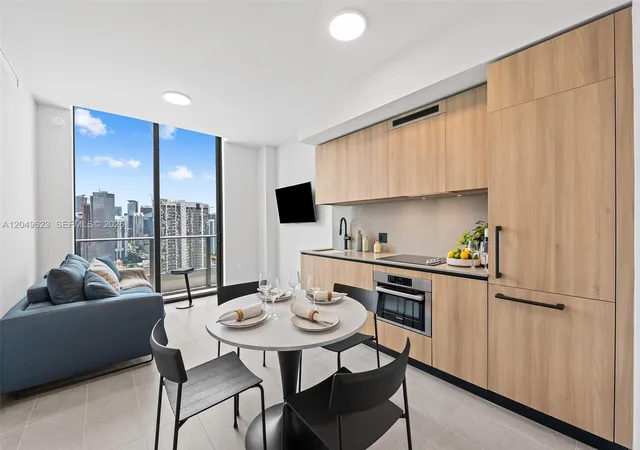 4th image of 121 Ne 5Th St #3703, Miami, FL 33132 | MLS# A12049623