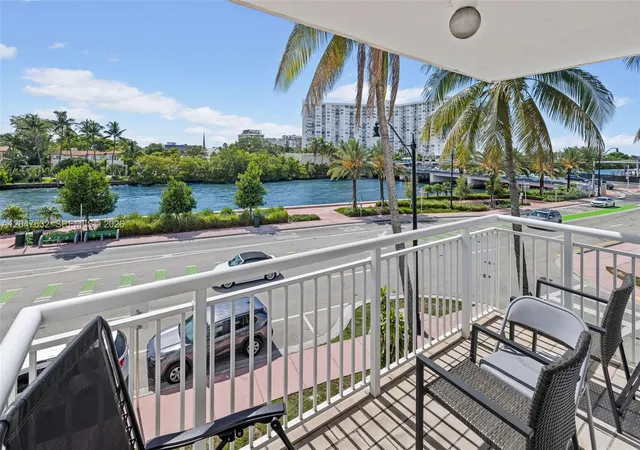2nd image of 3901 Indian Creek Dr 309 #309, Miami Beach, FL 33140 | MLS# A12047632