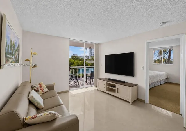 4th image of 3901 Indian Creek Dr 309 #309, Miami Beach, FL 33140 | MLS# A12047632