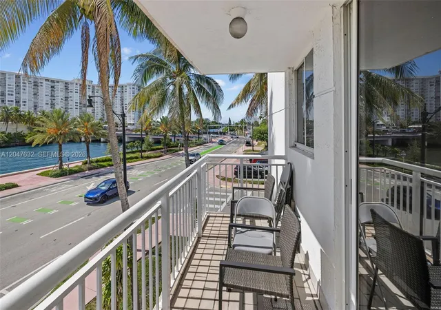 5th image of 3901 Indian Creek Dr 309 #309, Miami Beach, FL 33140 | MLS# A12047632