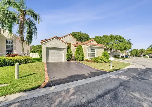 Homes for sale in Weston, FL | 507 Bridgeton Rd, Weston, FL 33326 | MLS# A12048109