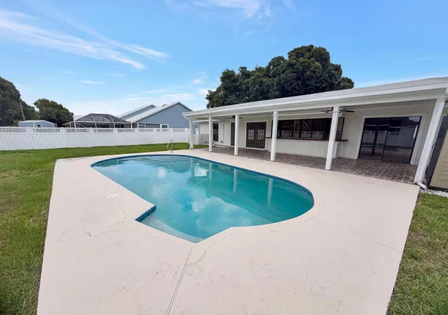 Photo 4 of Single family home for sale at 2305 SW Fern Cir, Port Saint Lucie, FL 34953 | MLS# B26049829 | Listing updated on 2026-10-31