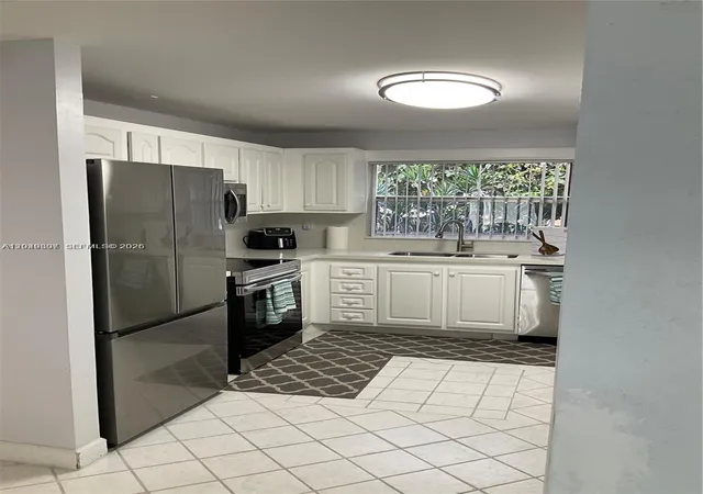 4th image of 9201 Sunrise Lakes Blvd, Sunrise, FL 33322