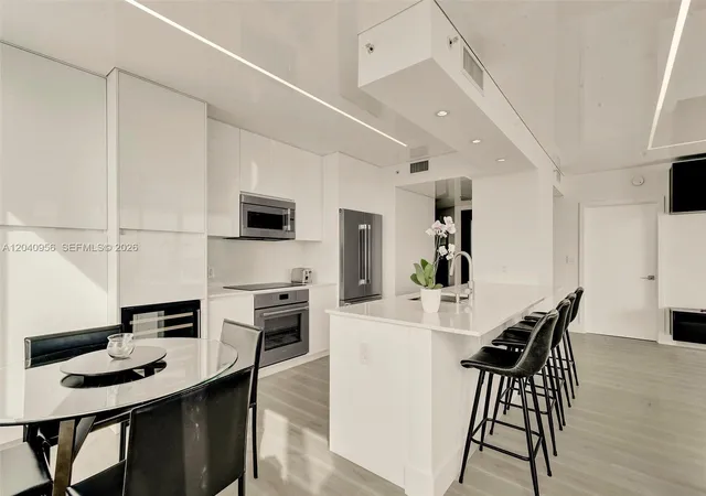 2nd image of 6365 Collins Ave #2407, Miami Beach, FL 33141 | MLS# A12040956