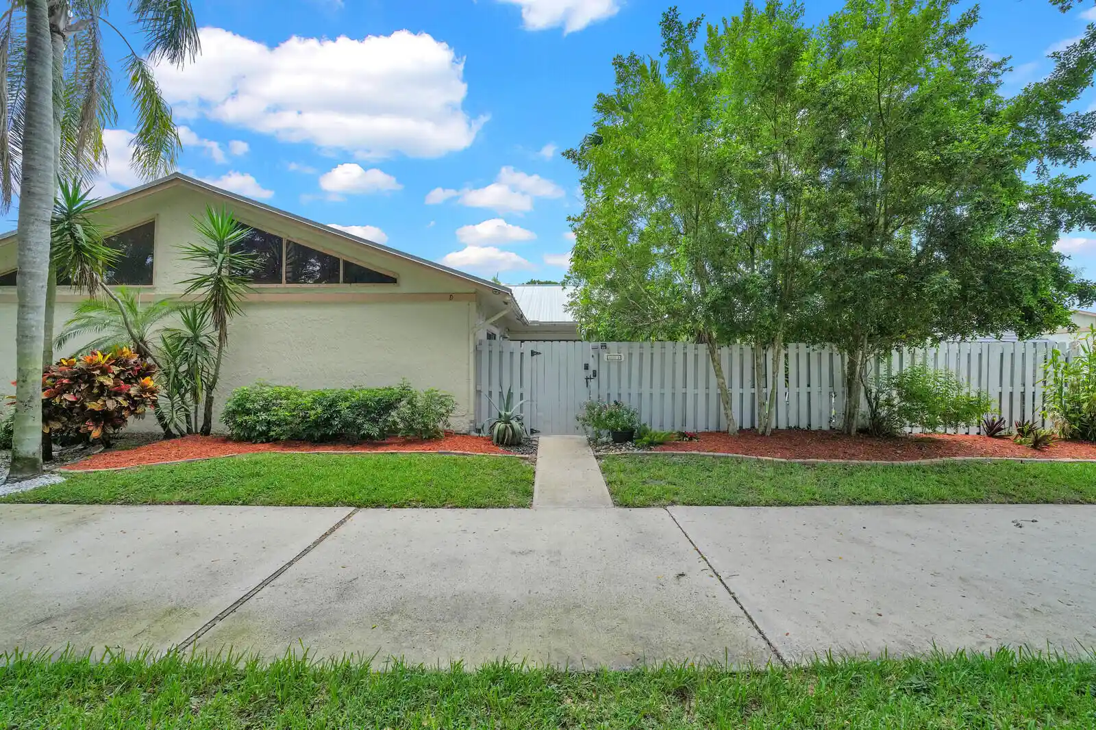Photo 1 of Single family home for sale at 8850 Ranta Ct #D, Boynton Beach, FL 33436 | MLS# B26049889 | Listing updated on 2026-10-22