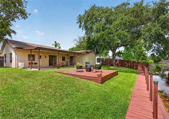 5th image of 11861 Nw 41St St, Sunrise, FL 33323 | MLS# A12049335