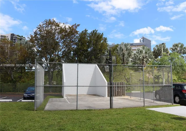 2nd image of 9611 Sw 77Th Ave, Miami, FL 33156