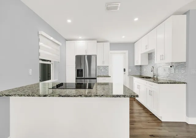 3rd image of 1134 S Ridge St, Lake Worth Beach, FL 33460 | MLS# B26049999