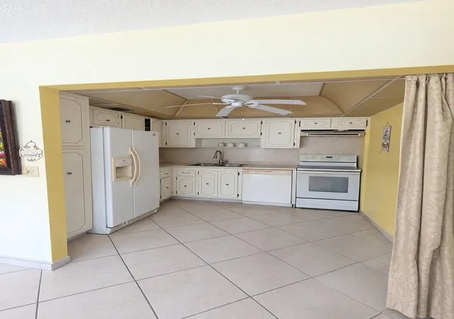 Photo 3 of Condo for sale at 205 Wellington M, West Palm Beach, FL 33417 | MLS# B26050019 | Listing updated on 2026-10-05