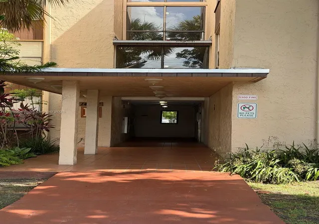 1st image of 14421 N Kendall Dr #412M, Miami, FL 33186 | MLS# A12050068