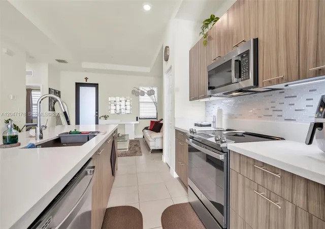 5th image of 8045 Nw 104Th Ave, Doral, FL 33178