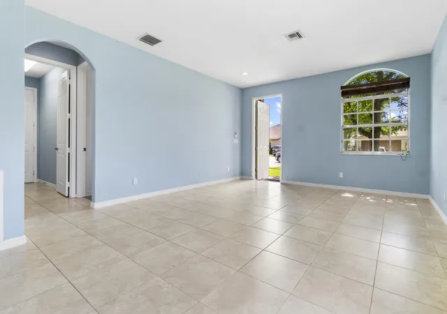 Photo 3 of Single family home for sale at 9907 E Verona Cir, Vero Beach, FL 32966 | MLS# B26050093 | Listing updated on 2026-09-24