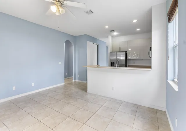 Photo 4 of Single family home for sale at 9907 E Verona Cir, Vero Beach, FL 32966 | MLS# B26050093 | Listing updated on 2026-09-24