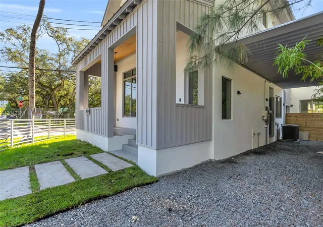 Homes for sale in Miami, FL | 3204 Plaza St, Miami, FL 33133 | MLS# A12042378