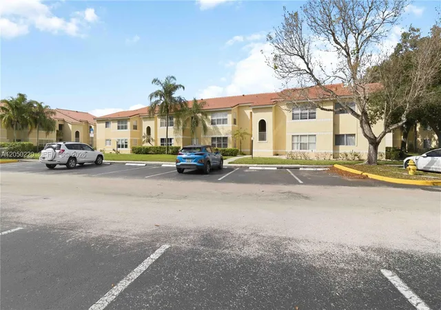 2nd image of 12760 Vista #724, Sunrise, FL 33325 | MLS# A12050220