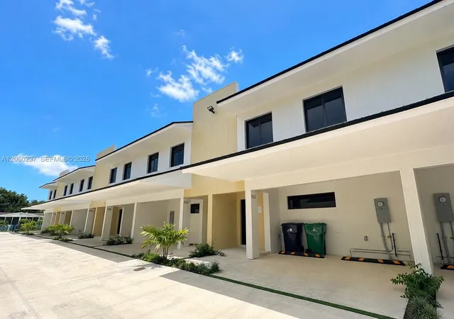 Homes for sale in Florida City, FL | 552 Nw 7th St #6, Florida City, FL 33034 | MLS# A12050237