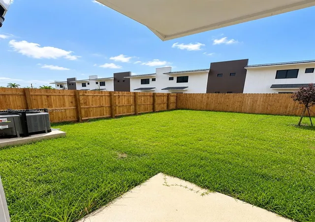 Homes for sale in Florida City, FL | 552 Nw 7Th St #6, Florida City, FL 33034 | MLS# A12050237