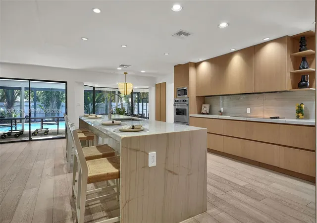 2nd image of 5801 Sw 37th Ter, Fort Lauderdale, FL 33312 | MLS# A12042226