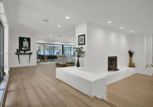 3rd image of 5801 Sw 37Th Ter, Fort Lauderdale, FL 33312 | MLS# A12042226