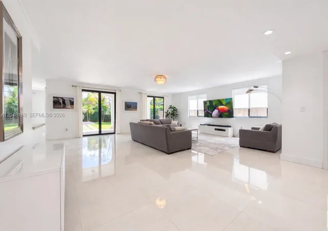 4th image of 471 Sw 30Th Rd, Miami, FL 33129 | MLS# A12048160