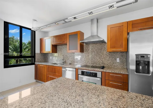 4th image of 181 Crandon Blvd 301, Key Biscayne, FL 33149