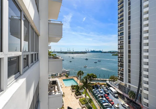 2nd image of 11 Island Ave, Miami Beach, FL 33139