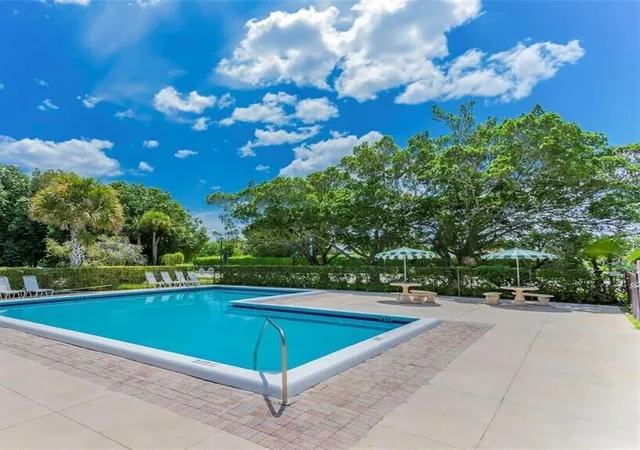 Photo 2 of Single family home for sale at 454 Lakeview Dr #1, Weston, FL 33326 | MLS# B26050208 | Listing updated on 2026-10-03