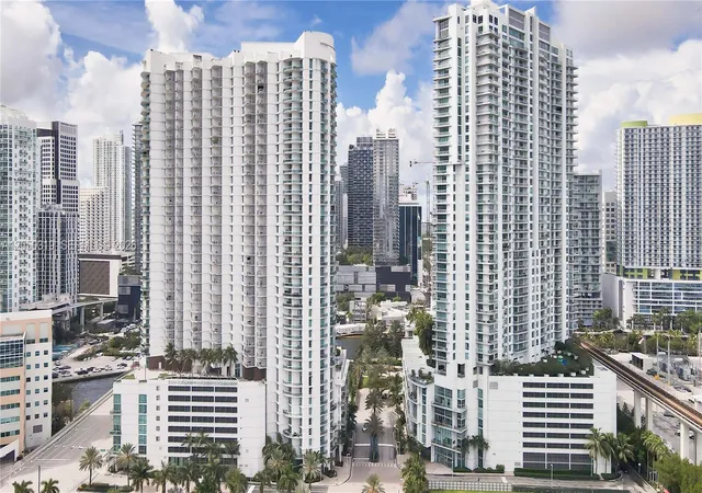 Homes for sale in Miami, FL | 90 Sw 3rd St #2113, Miami, FL 33130 | MLS# A12050319