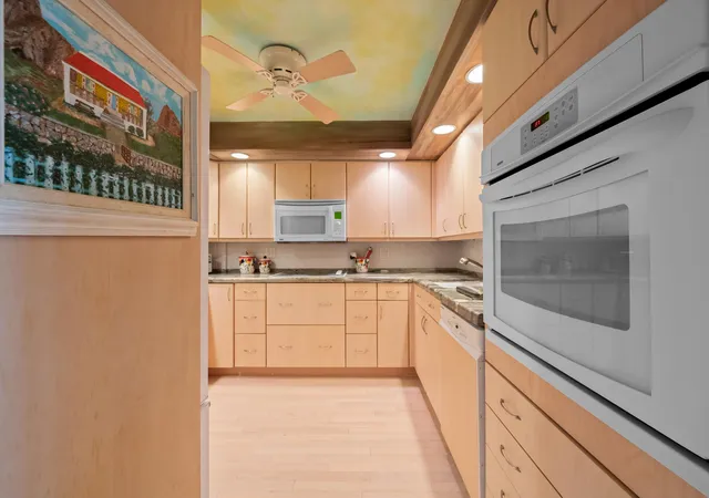 Photo 3 of Condo for sale at 3546 S Ocean Blvd #716, Palm Beach, FL 33480 | MLS# B26050231 | Listing updated on 2026-09-28