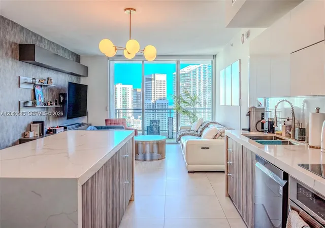 Homes for sale in Miami, FL | 90 Sw 3rd St #3703, Miami, FL 33130 | MLS# A12050445