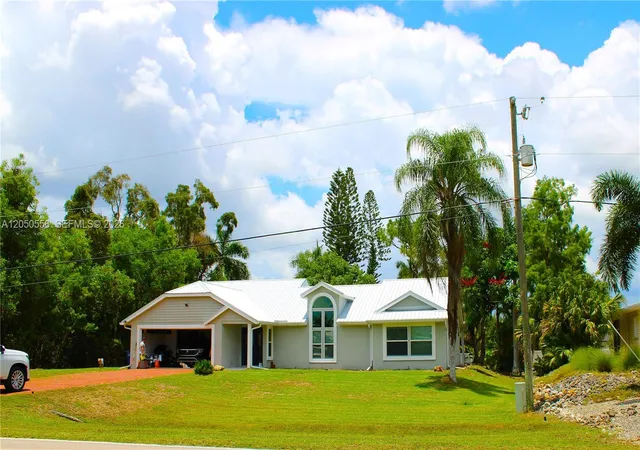 Homes for sale in Fort Myers, FL | 6617 Idlewild St, Fort Myers, FL 33966 | MLS# A12050556